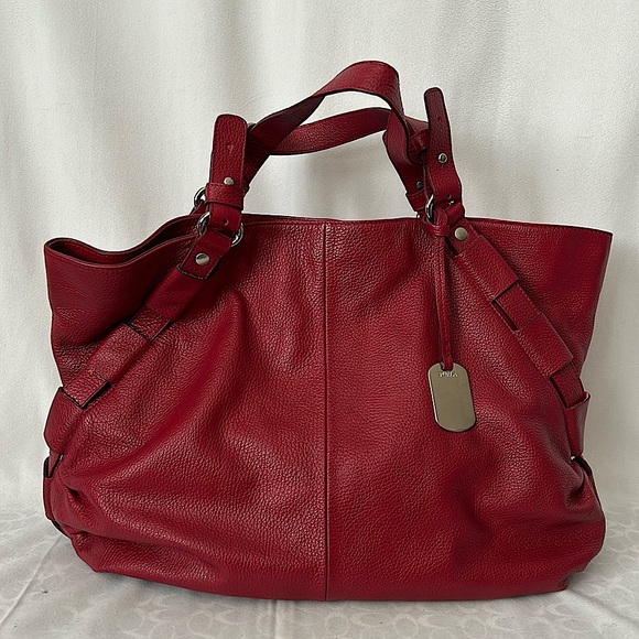 Furla Handbags - Furla Blood Red Vintage Carmen Leather Shoulder Bag Purse 🌺🌺
